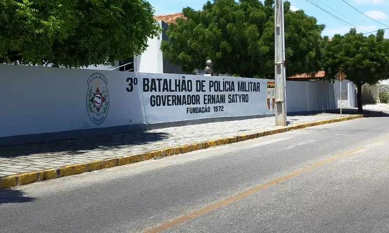 Sargento do 3º BPM de Patos, alerta sobre golpes e orienta cuidados nas compras online