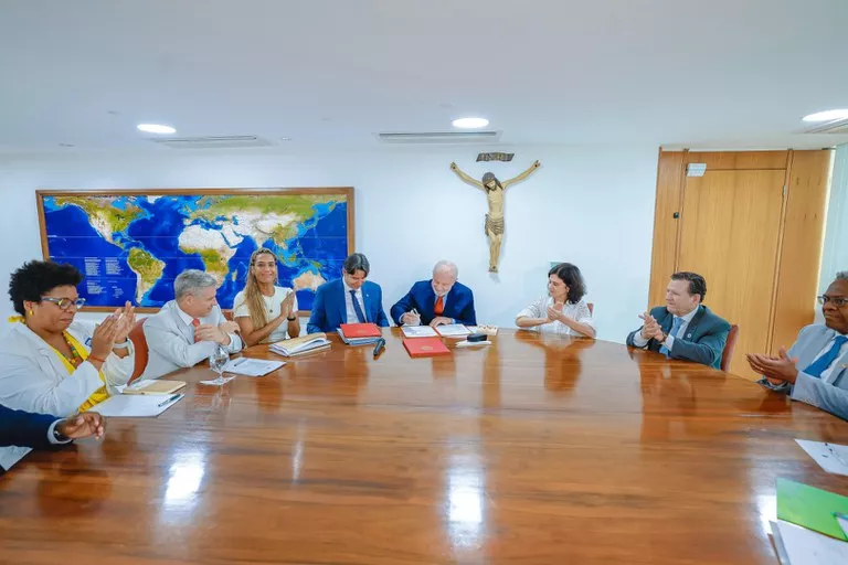 Lula assina decreto de desapropriação para quilombo Pitombeira, em Várzea, e avança na regularização de territórios quilombolas no Brasil