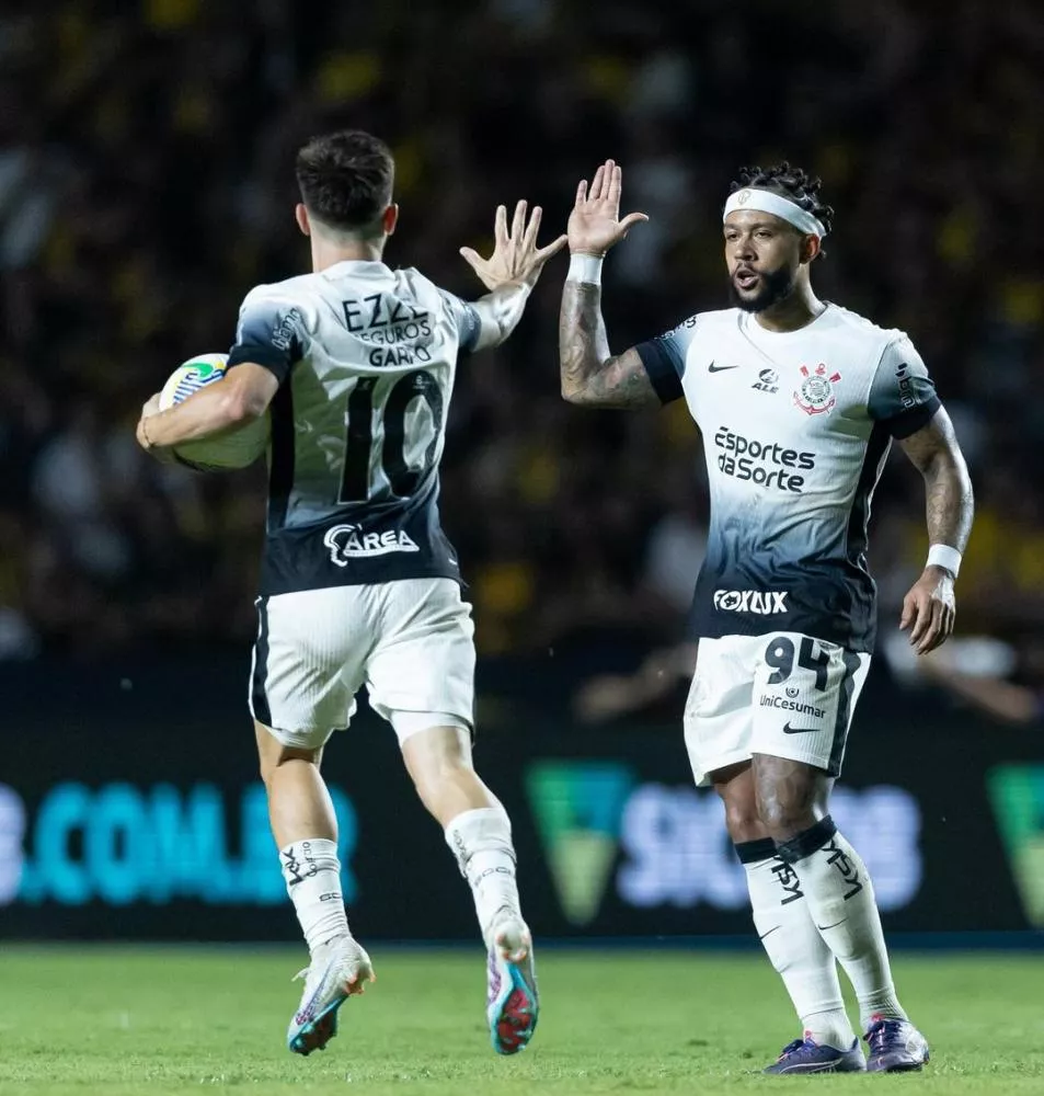Corinthians reage, bate Criciúma de virada e alcança sétima vitória consecutiva no Brasileiro