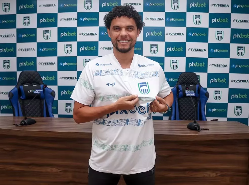 Lembra dele? Ex-Grêmio e Santos, Victor Ferraz acerta com clube da Paraíba