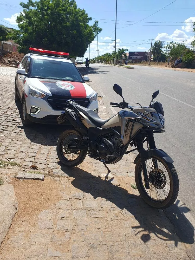 Polícia Militar recupera motocicleta roubada em Catolé do Rocha