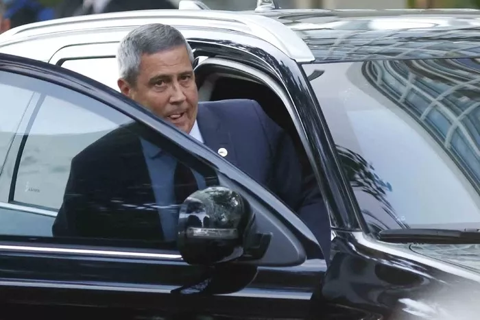 STF mantém prisão preventiva de Braga Netto após audiência de custódia