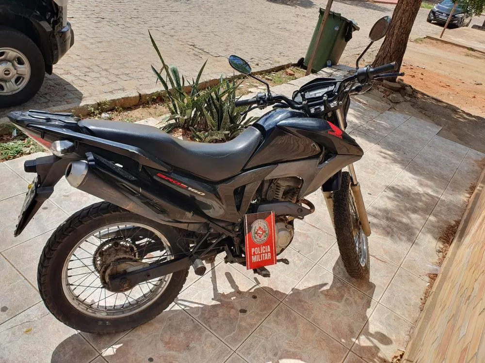 Polícia Militar apreende, neste sábado (21), motocicleta adulterada em Catolé do Rocha