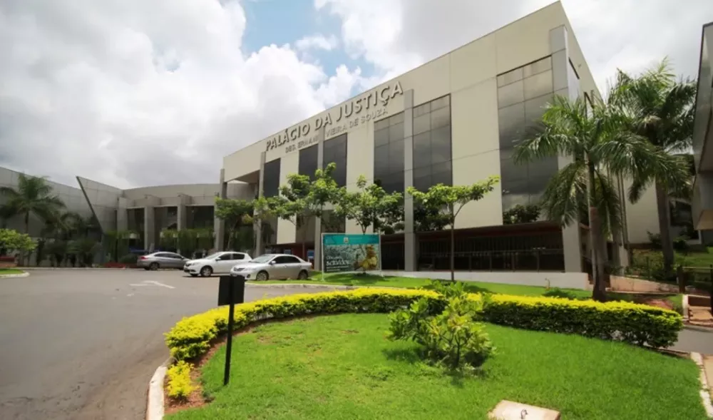 CNJ suspende pagamento de auxílio-alimentação de R$ 10 mil para juízes do TJMT