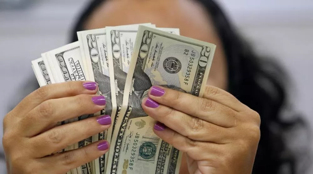 CRISE: Desvalorização do real causa saída ‘em massa’ de investimentos para os EUA 