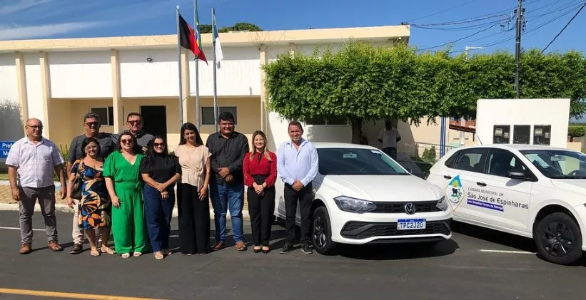 São José de Espinharas celebrou aniversário com ato cívico e entrega de novos veículos