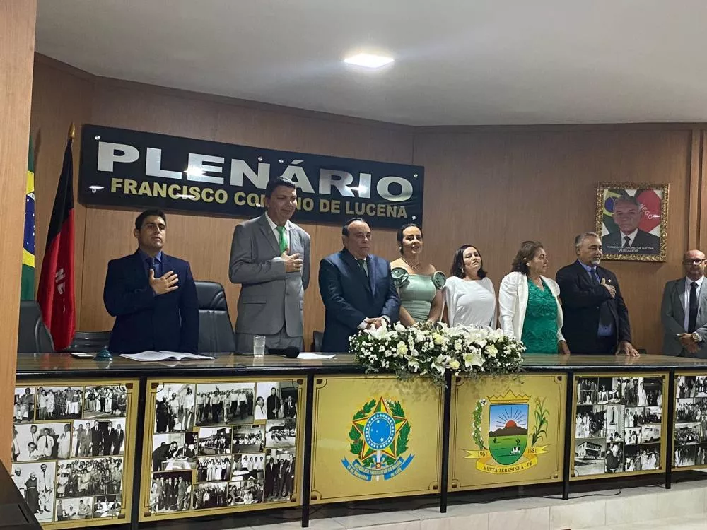 Santa Terezinha realiza cerimônia de posse do prefeito reeleito Arimateia Camboim e novos vereadores