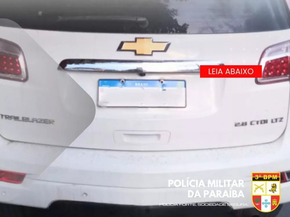 Veículo com irregularidades documentais é apreendido em abordagem na PB-262, em Teixeira