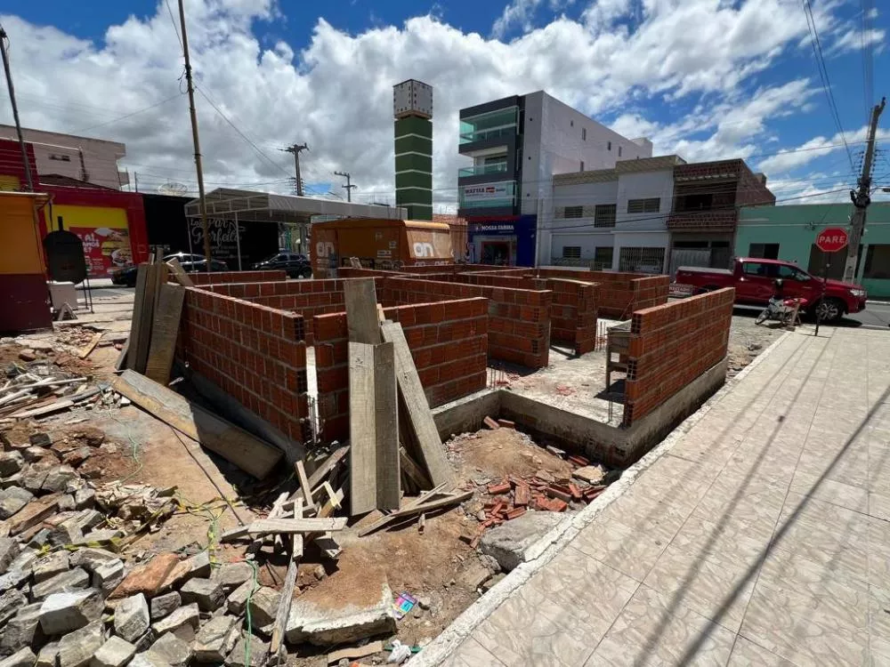 Obra pública em Santa Luzia é suspensa por decisão judicial devido a irregularidades e impactos negativos