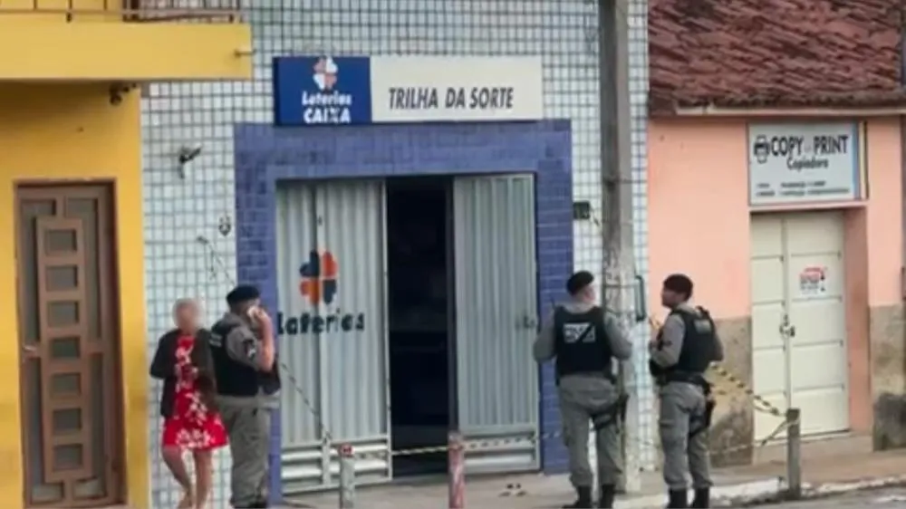 Casa lotérica é alvo de criminosos durante a madrugada desta terça-feira (14), em Teixeira