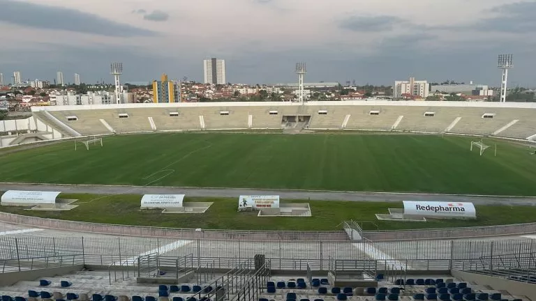 Flamengo enfrenta Madureira no Amigão, tentando manter a escrita de nunca ter perdido no estádio