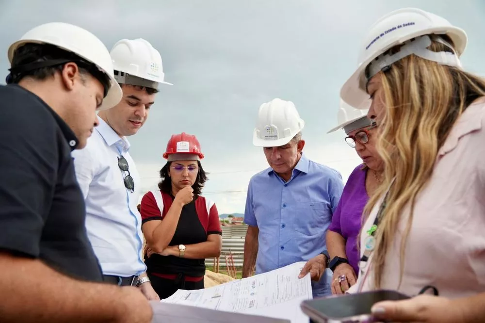 Durante visita, secretário de Saúde da Paraíba e prefeito Nabor inspecionam obras de ampliação da Maternidade e Hospital do Bem