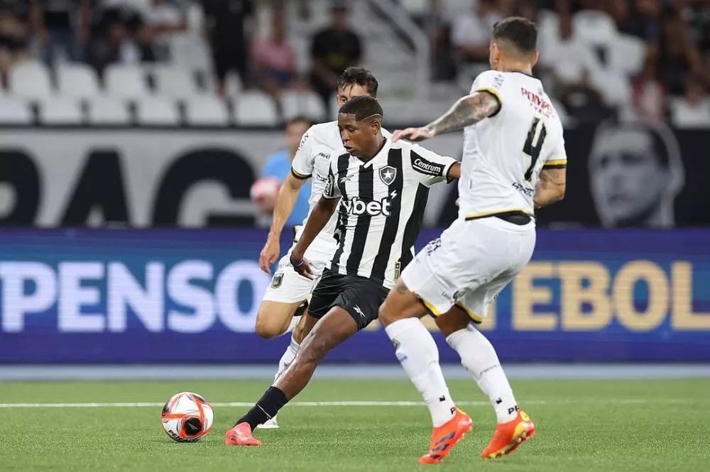 Patrick de Paula isola pênalti, Botafogo perde para o Volta Redonda e emenda 2ª derrota seguida no Carioca