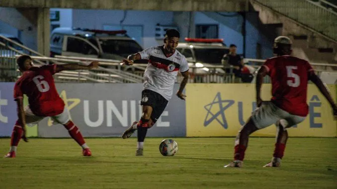 Campinense vai buscar o empate contra o Auto Esporte no fim do jogo