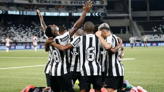 Botafogo vence lanterna Bangu pelo Carioca na 'despedida' de time alternativo
