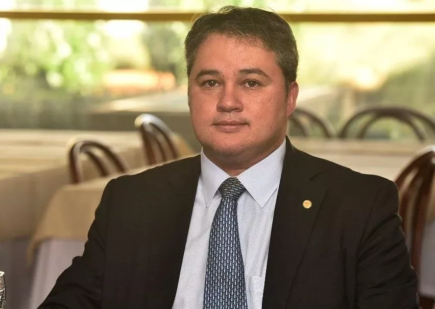 Efraim Filho cita Adriano Galdino e diz que melhor nome da oposição terá seu apoio nas eleições de 2026