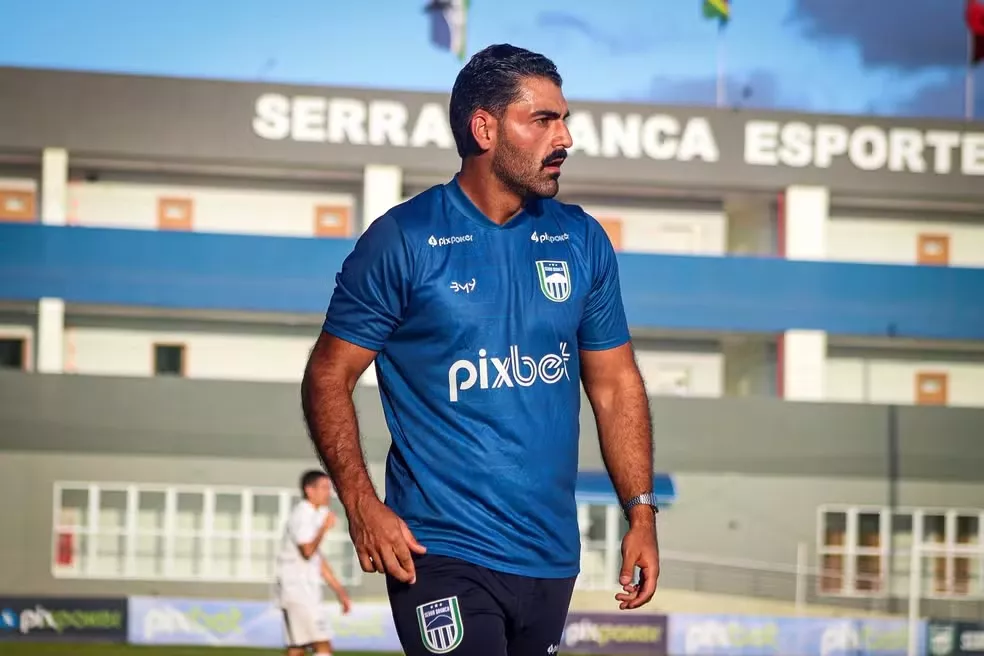 Serra Branca decide efetivar Roberto Maschio como técnico da equipe principal