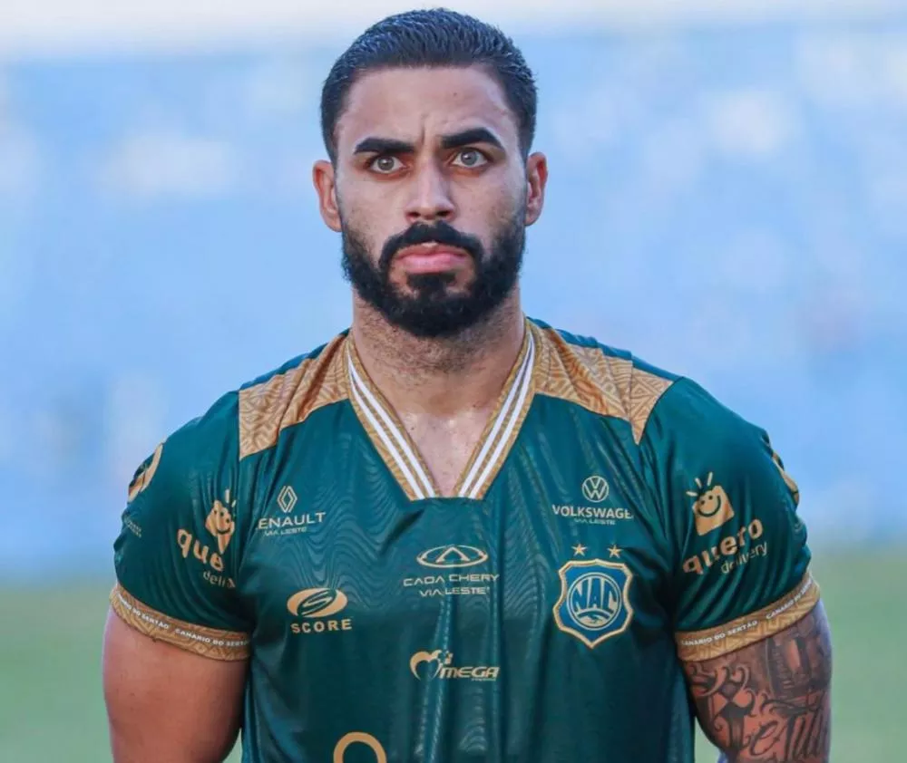 Lateral Da Silva aciona Justiça para romper contrato com o Nacional de Patos