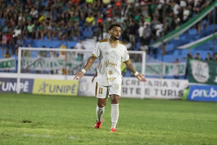 Presidente do Nacional de Patos revela sondagens por Rogério, destaque do time no Paraibano