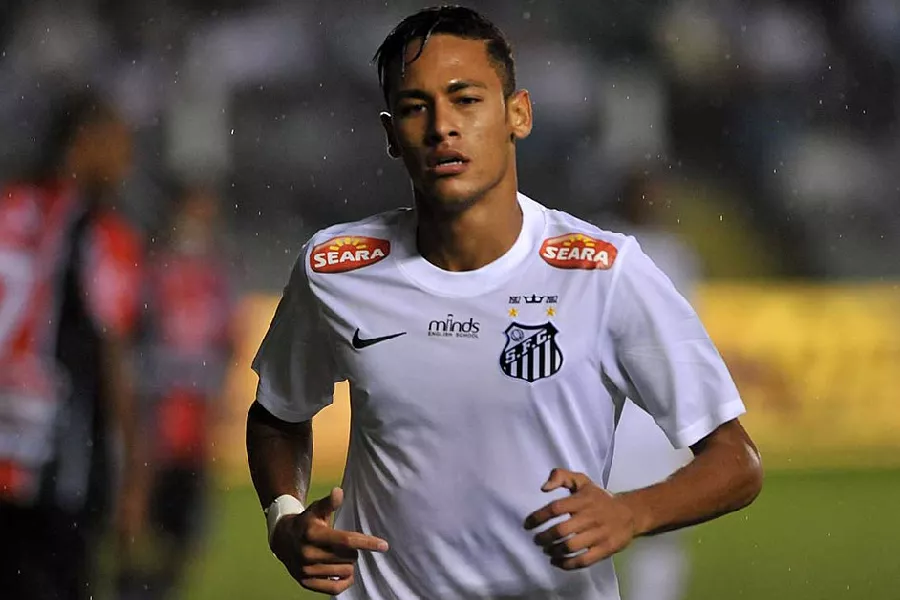 Neymar anuncia retorno ao Santos após 12 anos: 'Chegando com os refri'