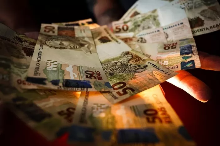 Déficit do setor público atinge R$ 47,6 bi e dívida vai a 76,1% do PIB