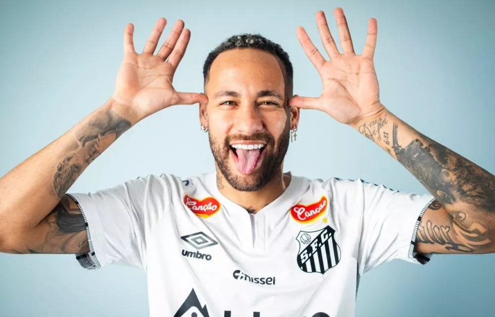Em apresentação no Santos, Neymar fala de 'última chance' na seleção e se emociona: 'Rodei o mundo inteiro e voltei como herói'