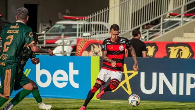 Nacional desperdiça chances, perde para o Campinense e liga sinal de alerta contra a Zona de Rebaixamento