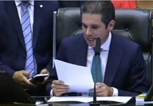 Hugo Motta se torna o presidente mais jovem da história da Câmara dos Deputados desde a redemocratização; parlamentar teve 89,33% dos votos