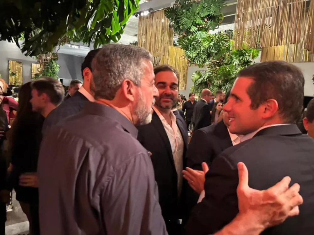 Hugo Motta celebra eleição à Presidência da Câmara com jantar suprapartidário