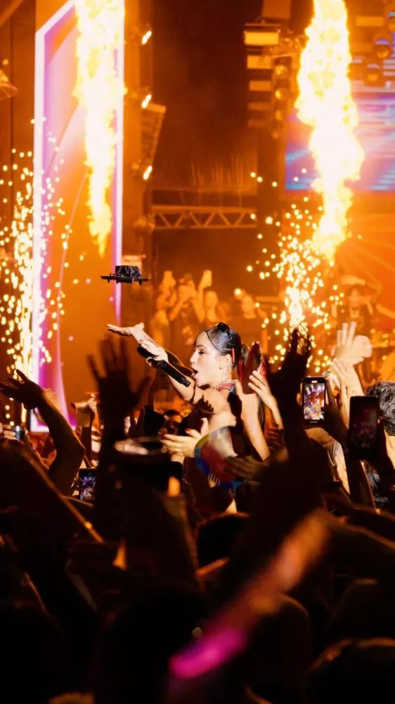 “Foi show pra animar até cemitério!”: Influencer rasga elogios a Michele Andrade após apresentação marcante