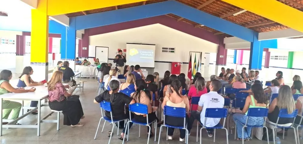 Secretaria Municipal de Educação de Santa Terezinha realiza a I Parada Pedagógica