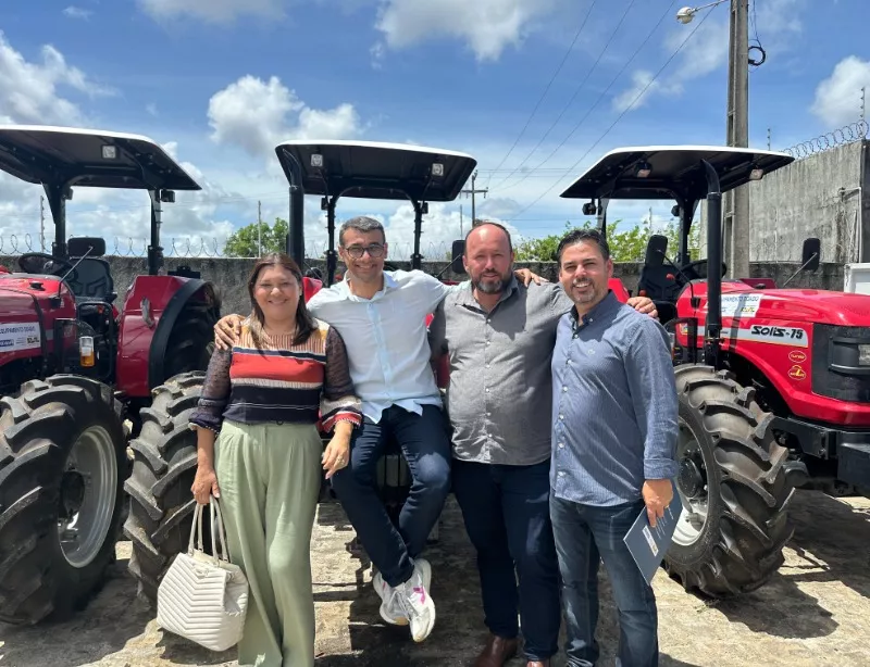 Passagem avança na agricultura e infraestrutura com a aquisição de um novo trator para ampliar o desenvolvimento do município