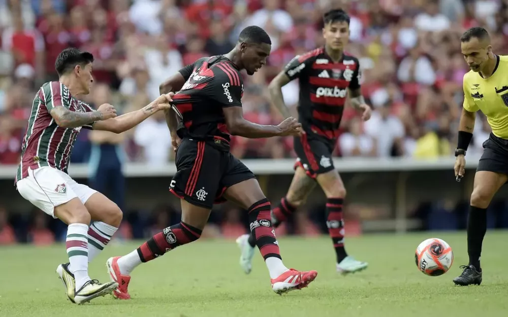 Fluminense e Flamengo sofrem com falta de inspiração e empatam clássico com pouco futebol pelo Campeonato Carioca