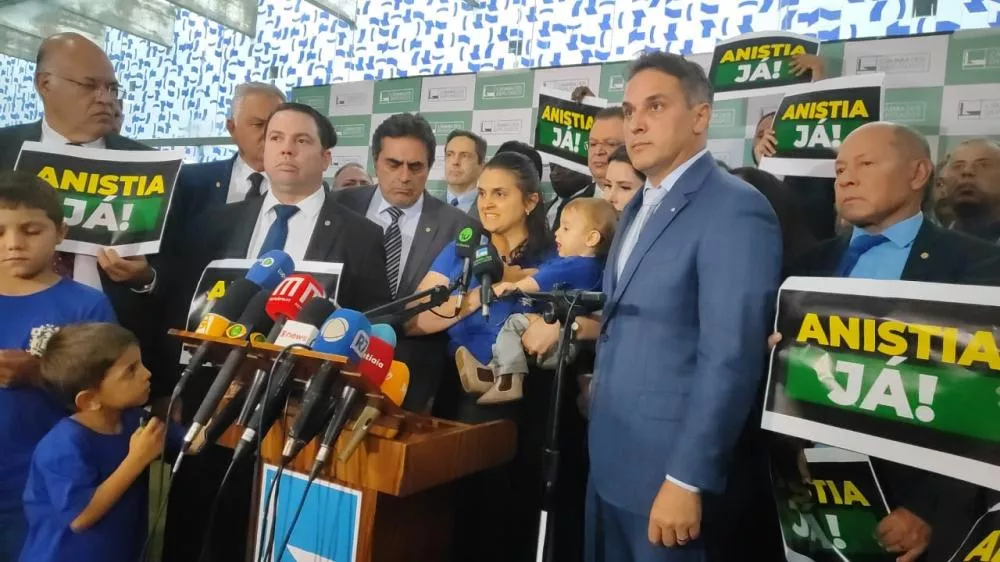 ENTRE A CRUZ E A ESPADA: Oposição se reúne com Motta e aumenta pressão por anistia