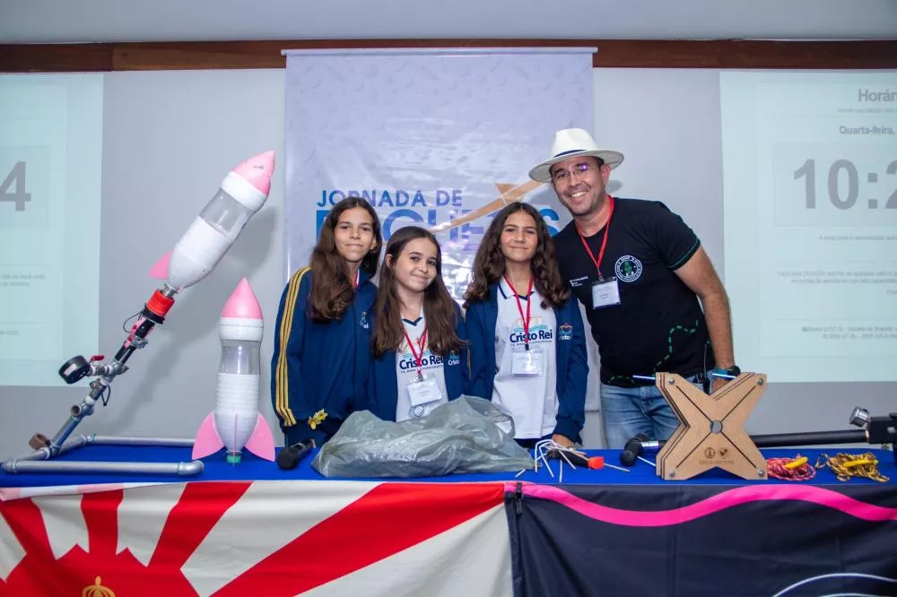 Alunas do Colégio Cristo Rei são campeãs nacionais e batem recorde na Jornada de Foguetes