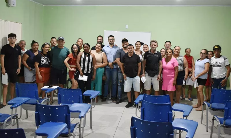 Reunião entre organização do Bonfim Folia 2025 e barraqueiros, comerciantes e ambulantes, é realizada em São José do Bonfim