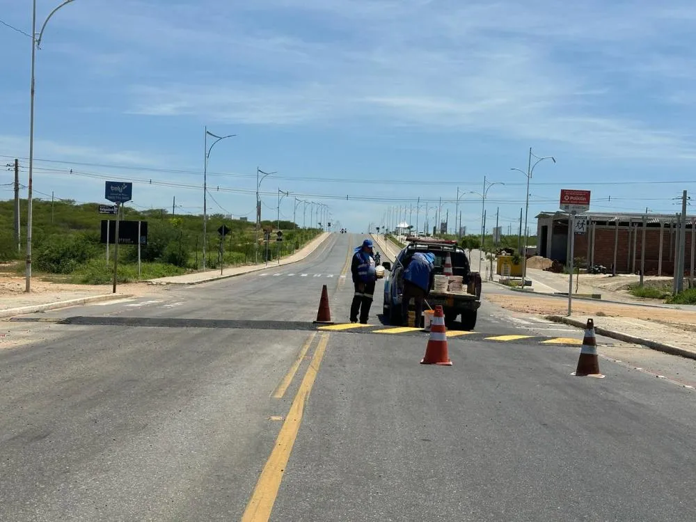 STTRANS instala lombadas físicas na Alça Sudeste de Patos e confirma instalação de semáforo na entrada do Noé Trajano