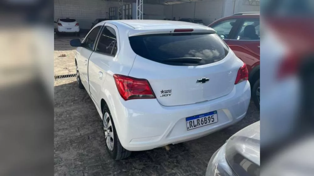 Motorista que seguia do Sertão para João Pessoa tem carro roubado ao ser abordado por trio em desvio na BR-230, entre Soledade e Campina