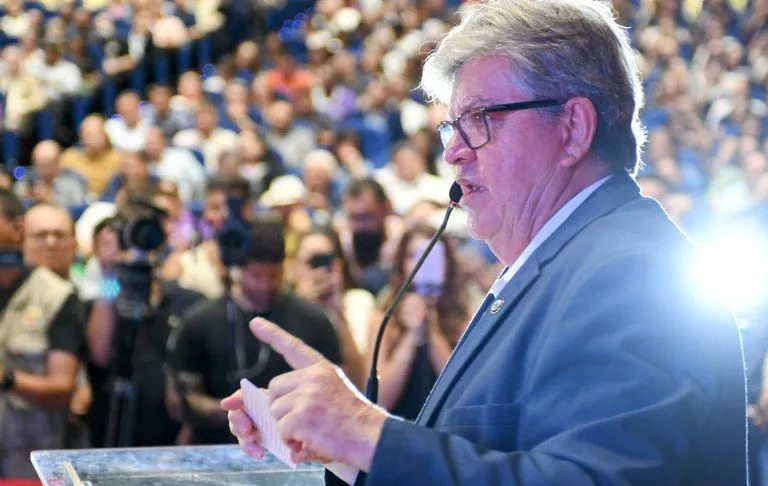 Governador João Azevêdo comenta protestos das polícias da Paraíba e reforça negociação salarial