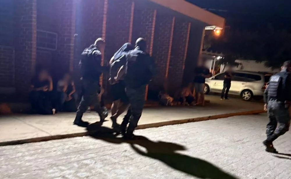 Polícia Militar cumpre mandado de prisão por tráfico de drogas no bairro Salgadinho, em Patos