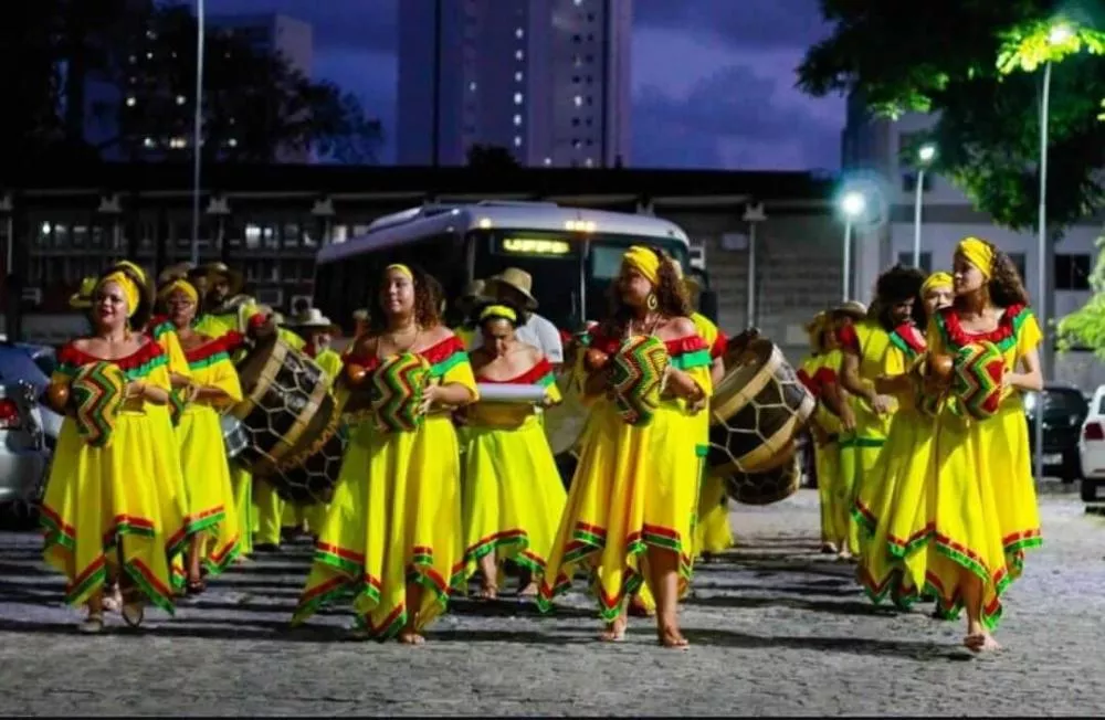 Maracatu Quilombo Nagô e Grupo Os Papangus de Taperoá́ são atrações da última noite do Carnaval da Gente 2025, em Patos