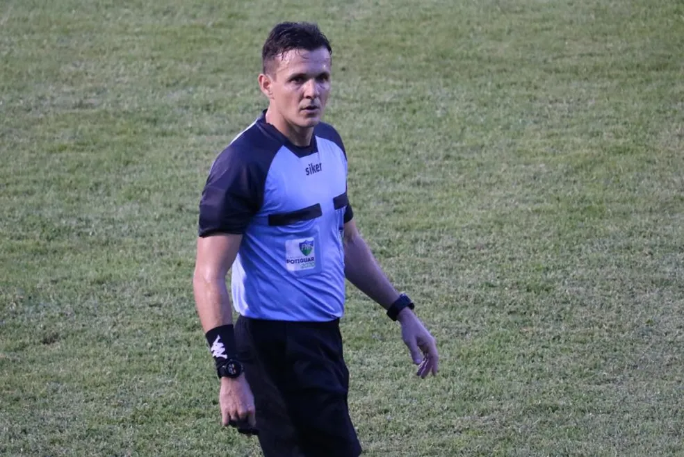 Árbitro relata arrombamento de vestiário e pertences revirados após Sousa x Bragantino