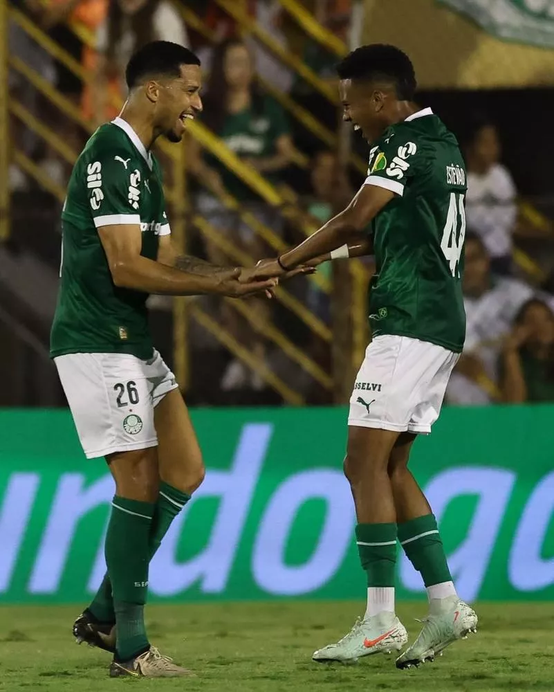 Estêvão brilha, Palmeiras vence o São Bernardo e está na semifinal do Paulistão
