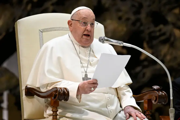 Papa Francisco passa bem a noite no hospital, informa Vaticano
