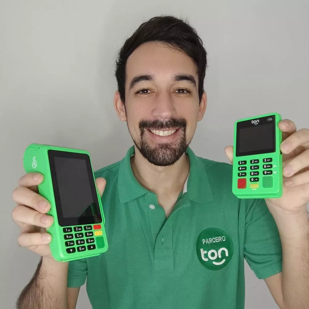 Hualyson Goes impulsiona vendas de empreendedores em Patos com a maquininha Ton