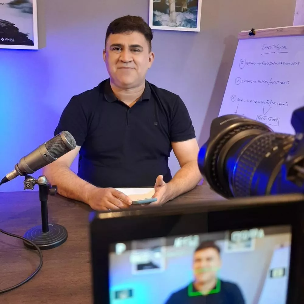 Padre Fábio de Abreu participa do Podcast PatosOnline e fala sobre sua vocação e o livro “Plenitude”