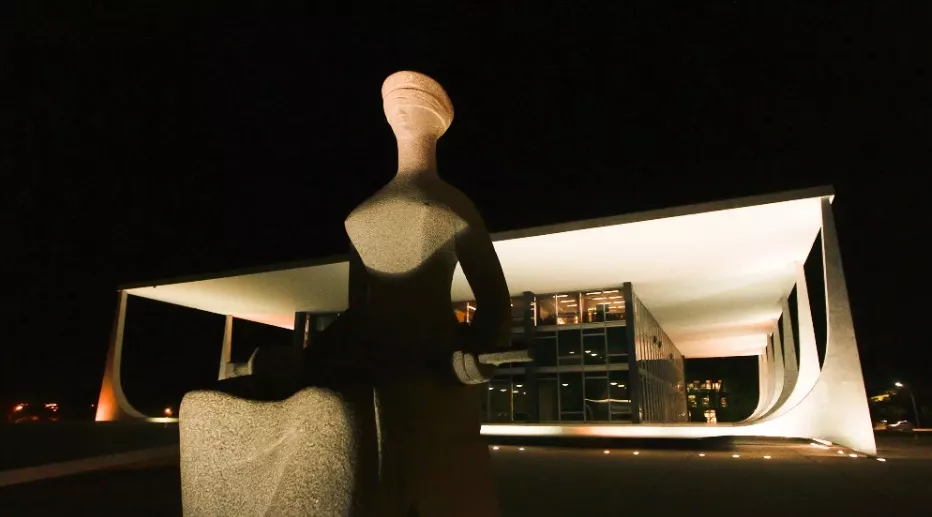 Brasil perde seis posições no Índice de Democracia 2024 e é classificado como “democracia falha”