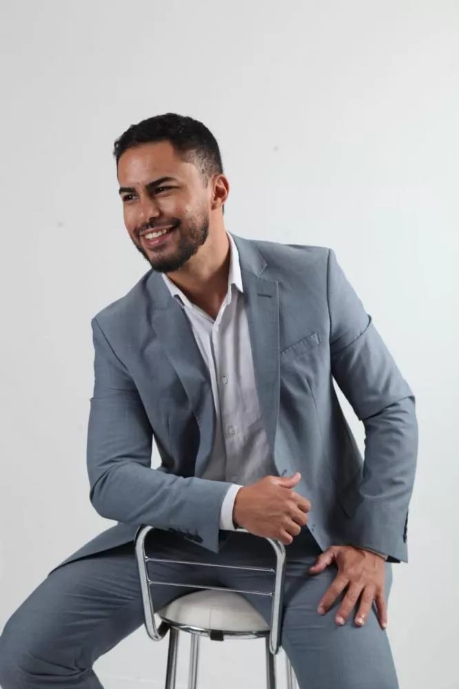 Dr. Romulo Sousa atenderá em Patos no dia 13/03 para tratar enxaqueca, problemas na coluna, convulsões, fibromialgia e outras dores crônicas