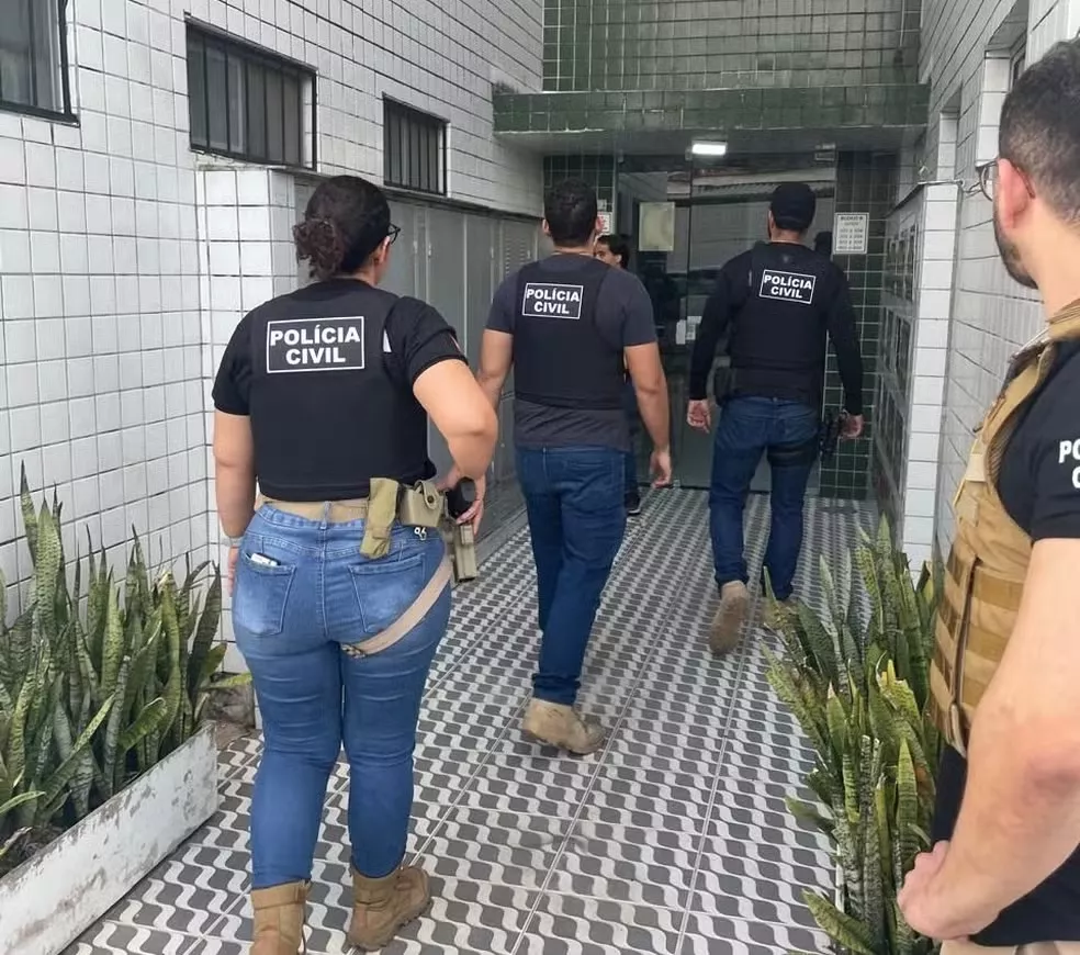 Homem suspeito de armazenar imagens de pornografia infantil é alvo da Polícia Civil, em João Pessoa