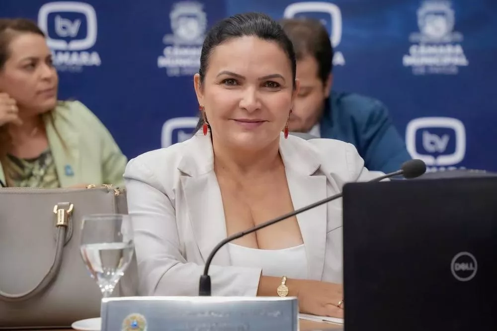 Clair Leitão não atinge número mínimo de assinaturas e critica sistema fechado na disputa pelo TCE